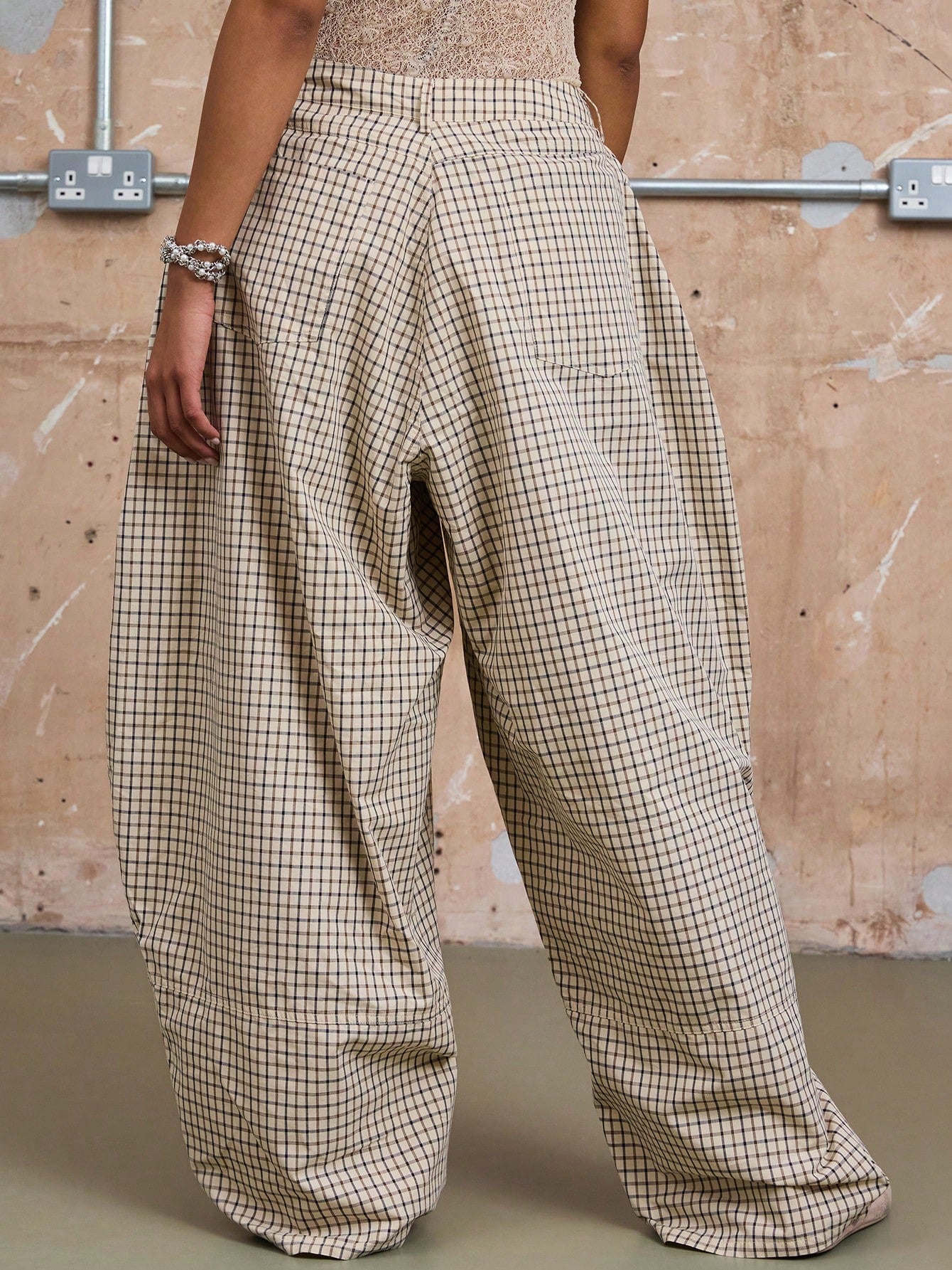 Low Rise Baggy Barrell Fit Check Trousers