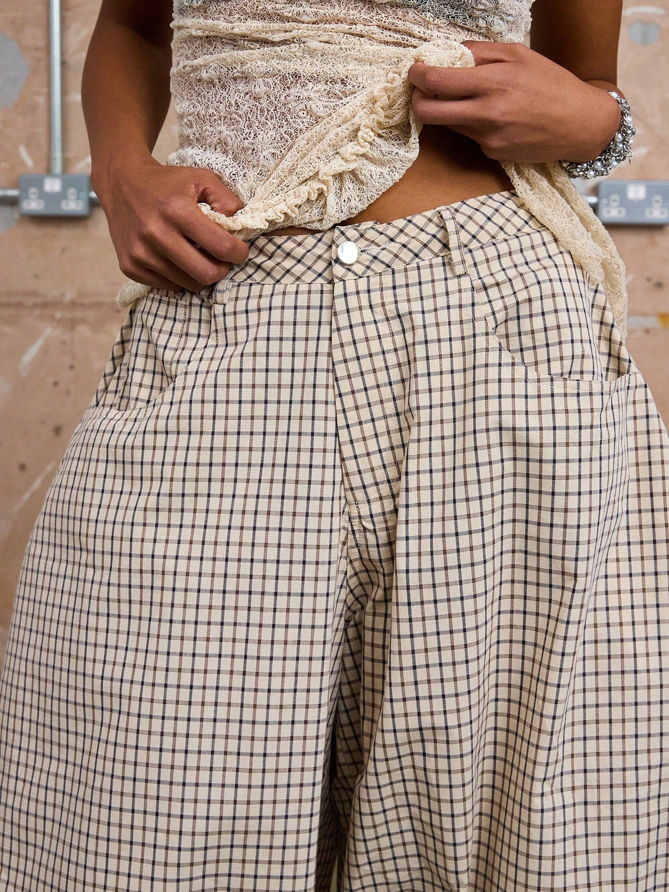 Low Rise Baggy Barrell Fit Check Trousers