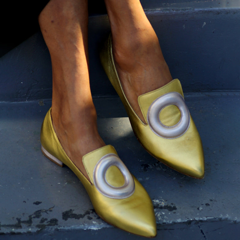 Color Block Pointed Low Heeled Pumps