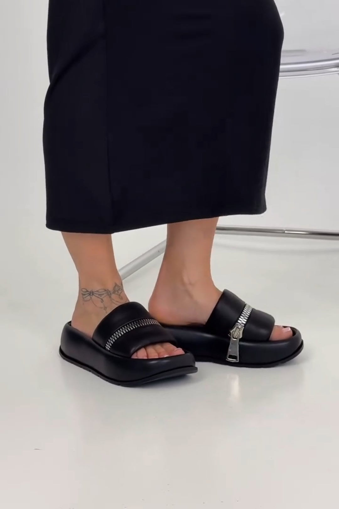 Thick-soled Zip-up Leather Slippers