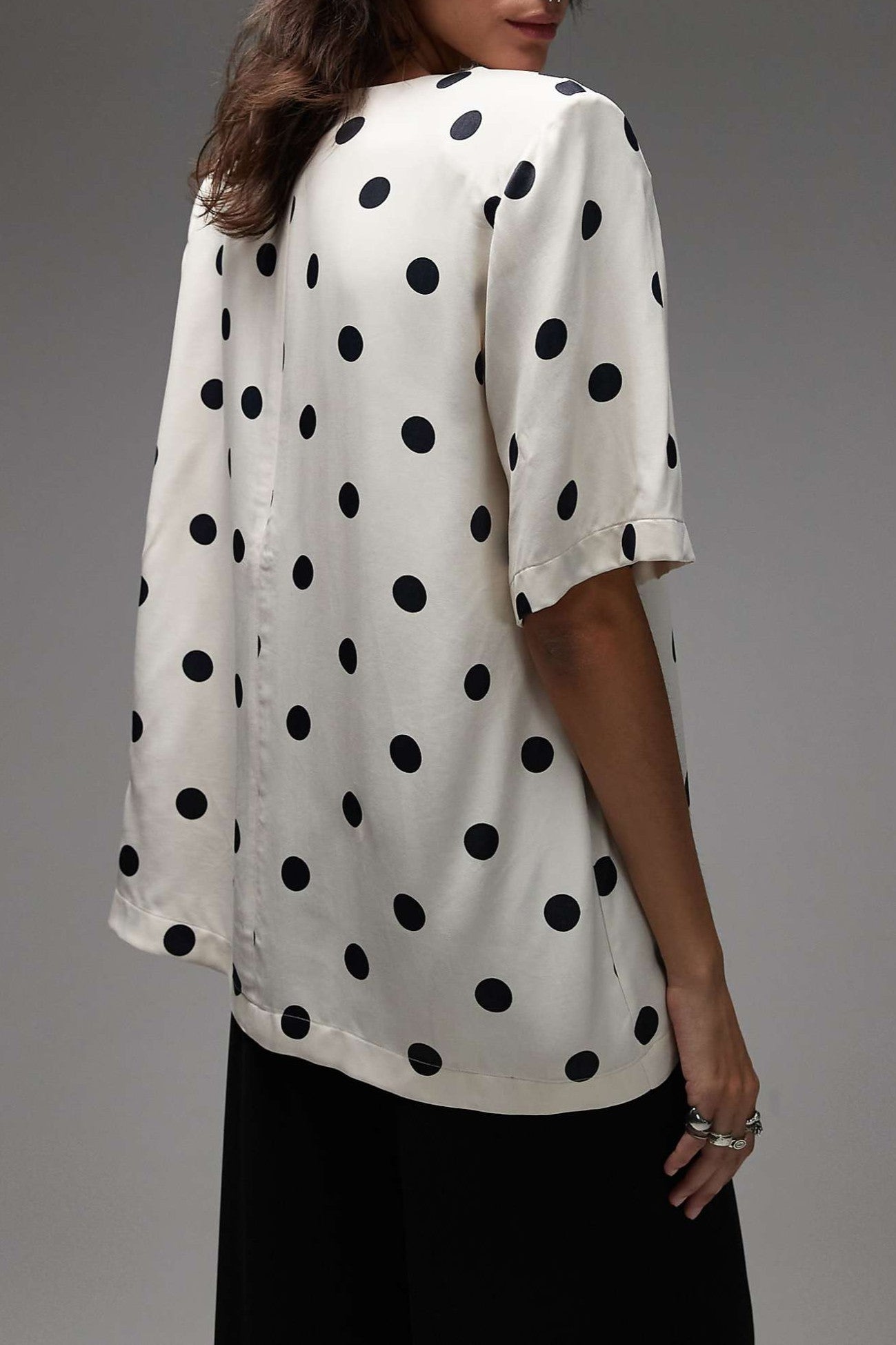 Satin Shoulder Pads T-shirt In Cream Polka Dots