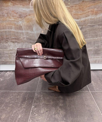 Oversized clutch