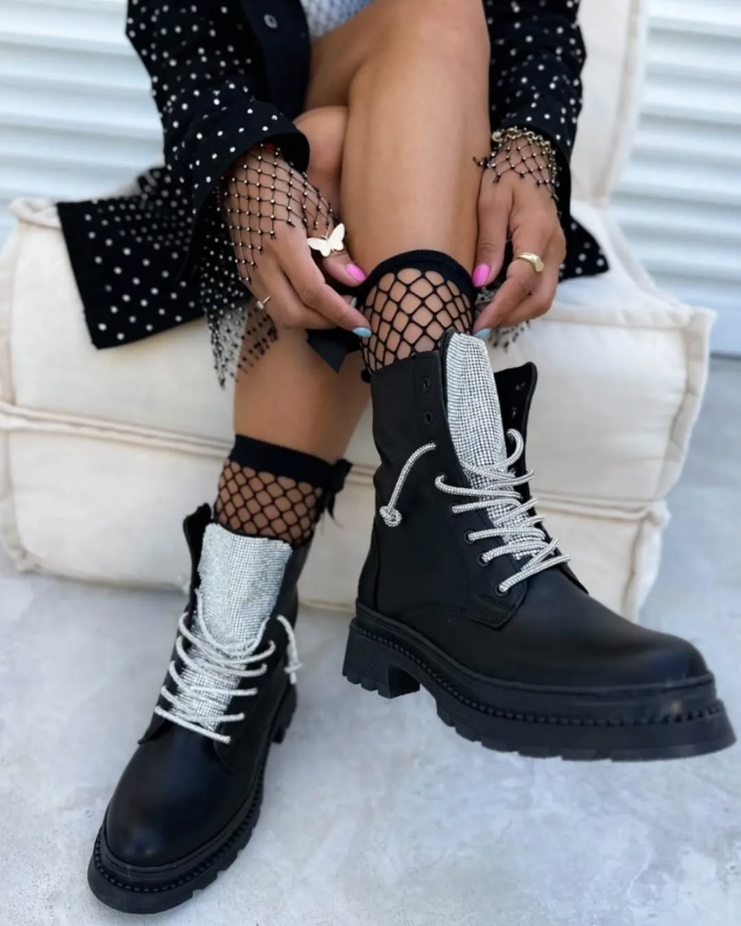 Silver Duck Tongue Diamond Black Boots