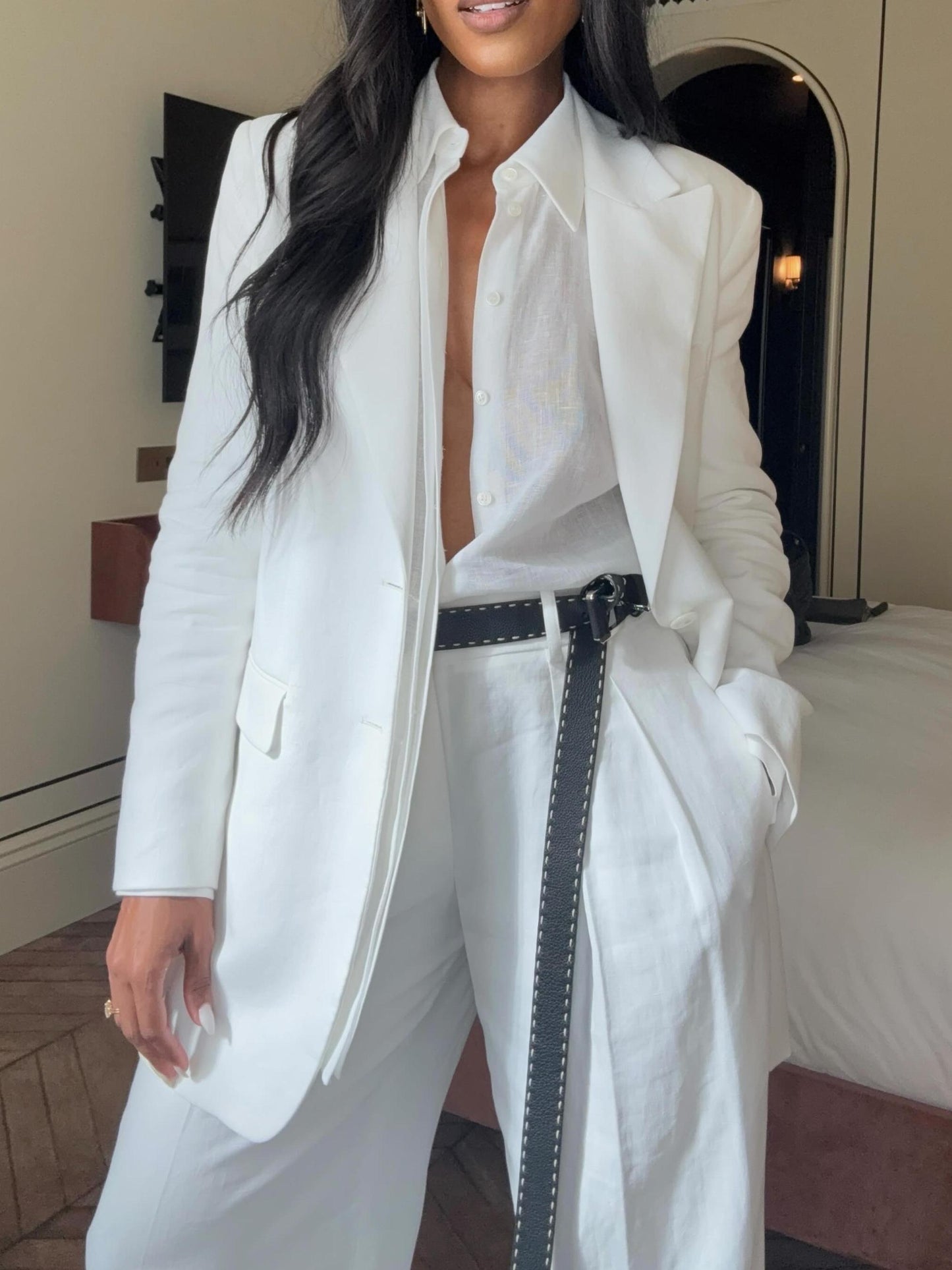 White Single-Breasted Blazer